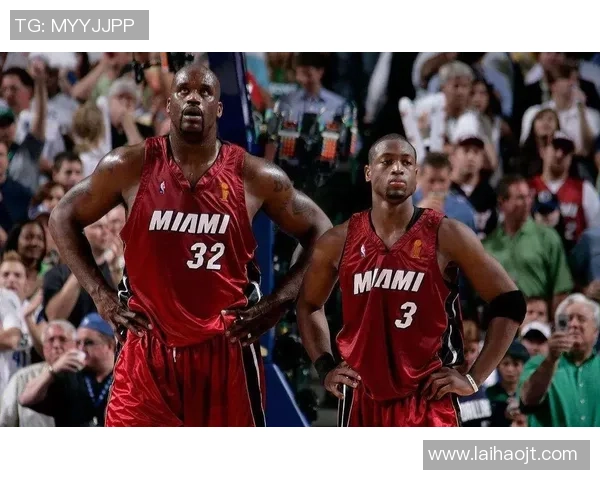 奥尼尔与足球球星同框合影展现跨界友谊与体育魅力